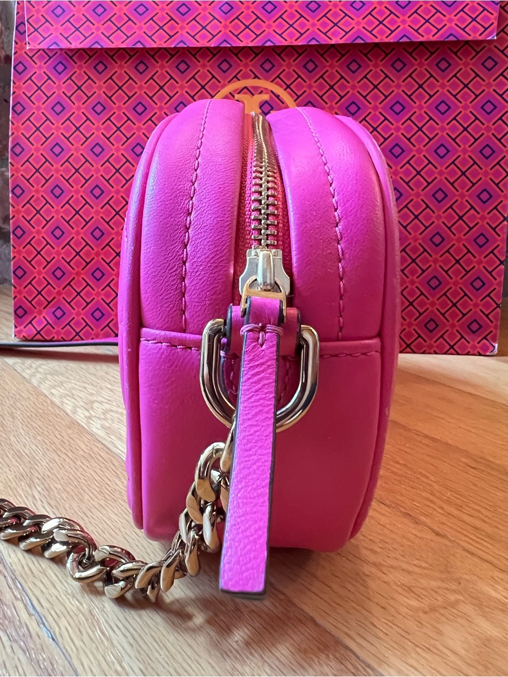 Tory Burch Crazy Pink Kira Chevron Small Leather Camera Bag - Picture 5 of 14